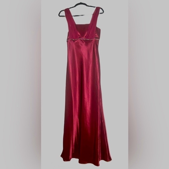 NWT Aspeed Burgundy Long Satin Dress with Chiffon Strap Overlay & Rhinestones, M - Picture 1 of 12